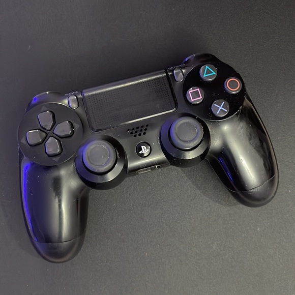 Ps4 and controller - Picture 5 of 6